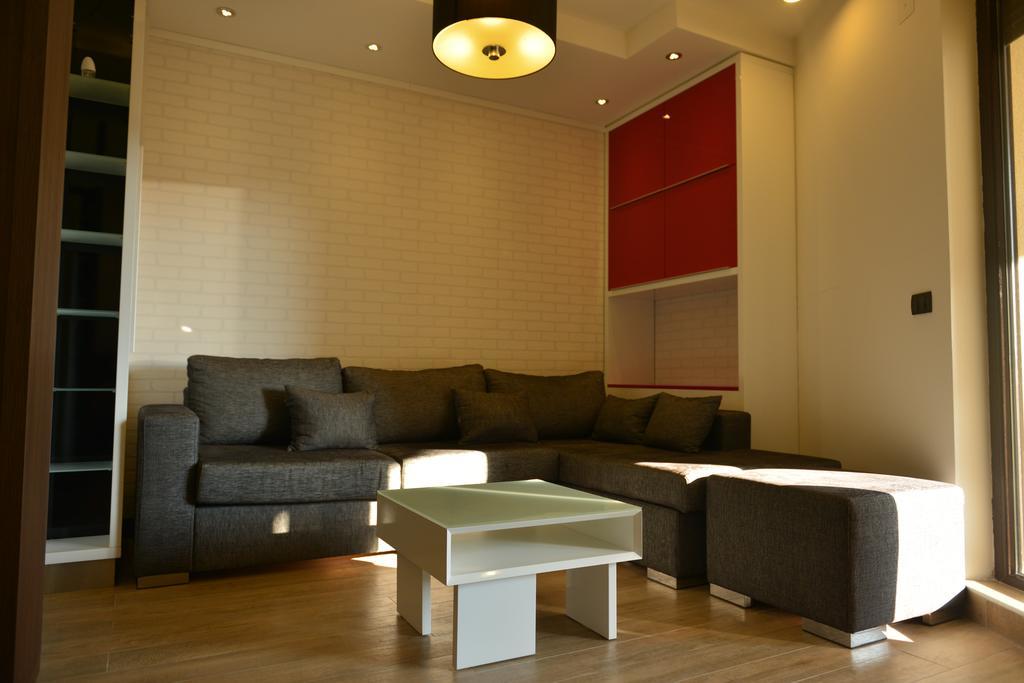 Studio Apartment Picasso بلغراد الغرفة الصورة